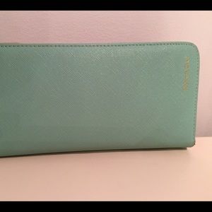 KQueenStar wallet. Leather.  New no tags.
